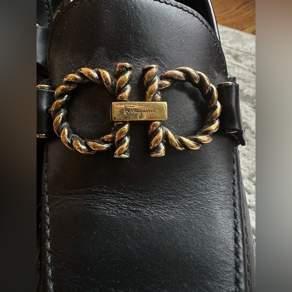 Ferragamo Heeled loafer with Gancini ornament size 37 - Picture 6 of 6